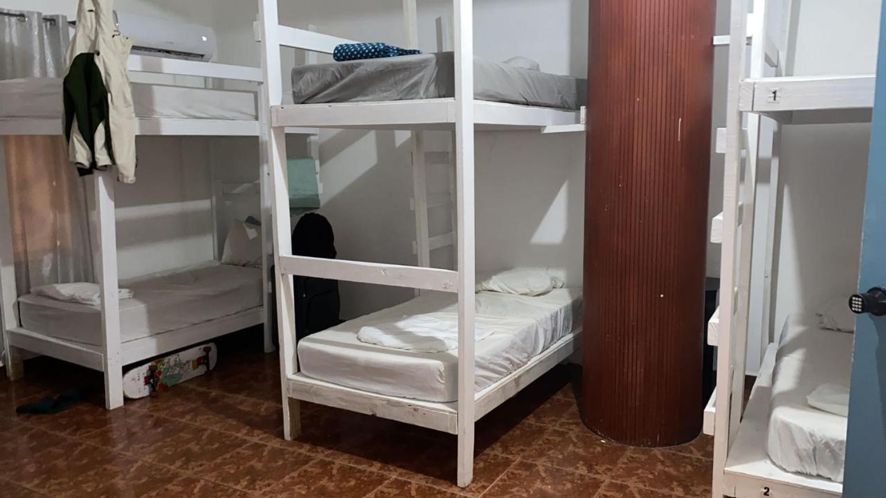 Beach Dorms San Juan Exterior photo
